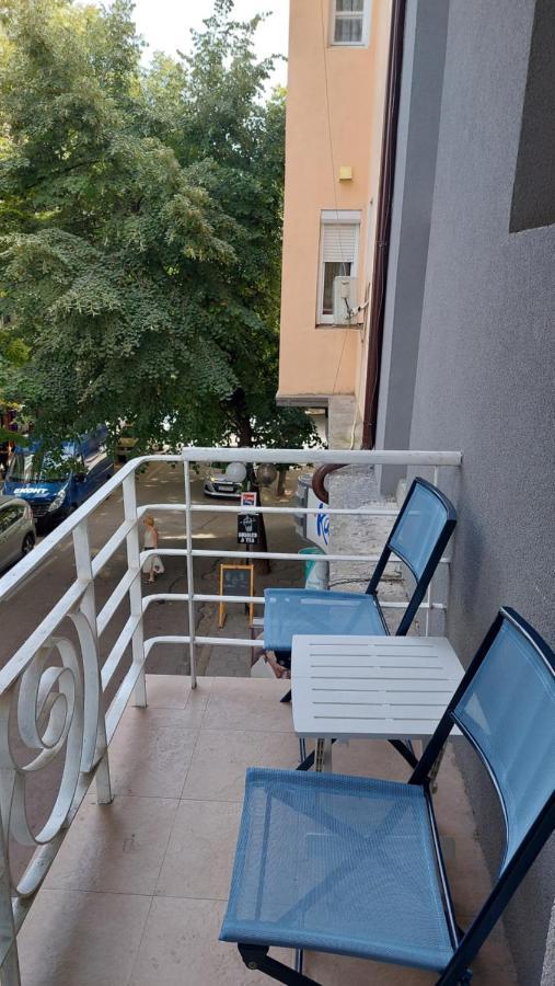 Апартамент Pink & Blue - 2Bdr With Balcony - Wi-Fi Varna Exterior foto