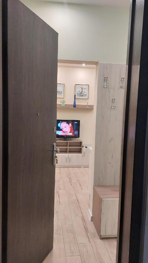 Апартамент Pink & Blue - 2Bdr With Balcony - Wi-Fi Varna Exterior foto